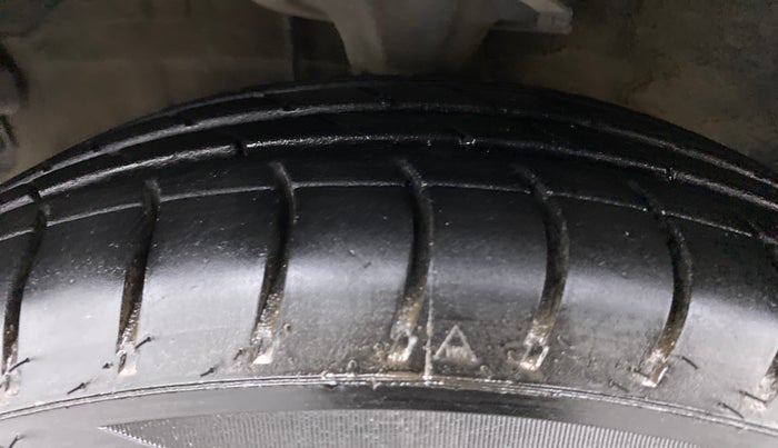 2013 Hyundai i10 MAGNA 1.2 KAPPA2, Petrol, Manual, 35,866 km, Left Front Tyre Tread