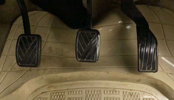 2014 Maruti Ertiga VXI, Petrol, Manual, 52,361 km, Pedals