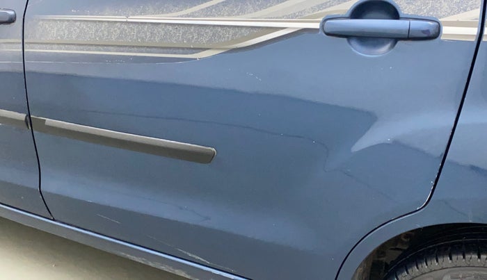 2014 Maruti Ertiga VXI, Petrol, Manual, 52,361 km, Rear left door - Slightly dented
