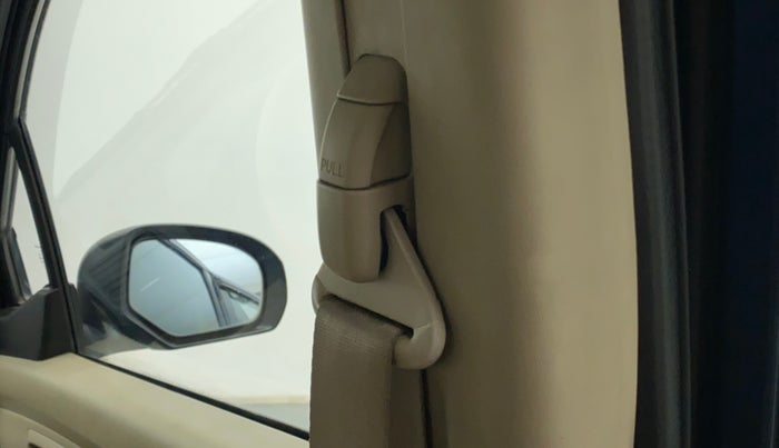 2014 Maruti Ertiga VXI, Petrol, Manual, 52,361 km, Driver seat - Retractor not working