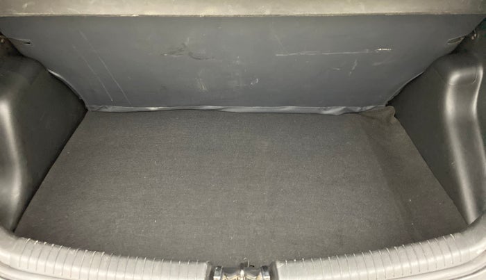 2017 Hyundai Grand i10 SPORTZ 1.2 KAPPA VTVT, Petrol, Manual, 50,774 km, Boot Inside