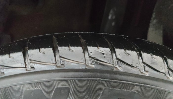 2016 Renault Duster 110 PS RXZ 4X2 AMT DIESEL, Diesel, Automatic, 86,316 km, Left Rear Tyre Tread