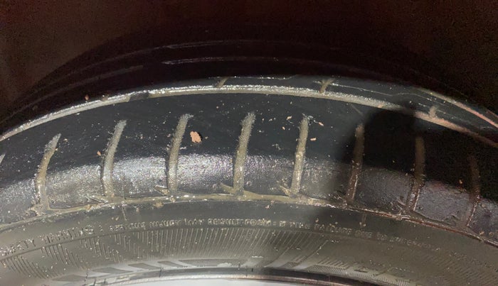 2020 Tata ALTROZ XT PETROL, Petrol, Manual, 68,542 km, Left Front Tyre Tread