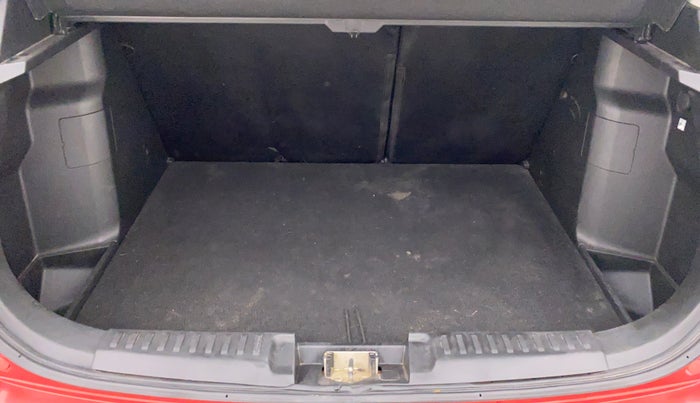 2019 Maruti Vitara Brezza ZDI+ DUAL TONE AMT, Diesel, Automatic, 52,444 km, Boot Inside