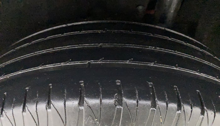 2019 Maruti Vitara Brezza ZDI+ DUAL TONE AMT, Diesel, Automatic, 52,444 km, Left Rear Tyre Tread