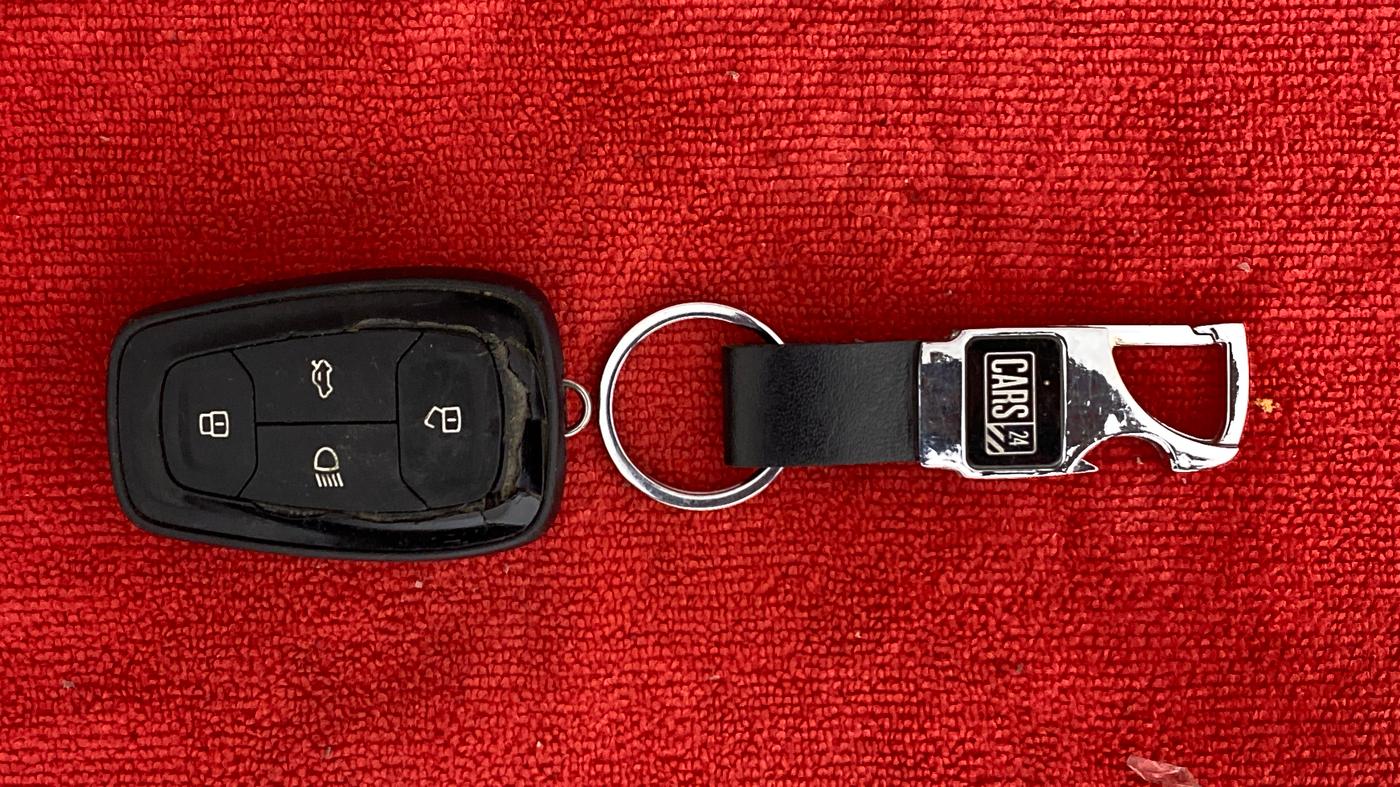 2021 Tata PUNCH ACCOMPLISHED AMT, Petrol, Automatic, 28,773 km, Key Close Up