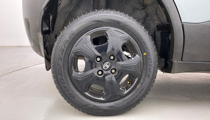 2021 Tata PUNCH ACCOMPLISHED AMT, Petrol, Automatic, 28,773 km, Right Rear Wheel