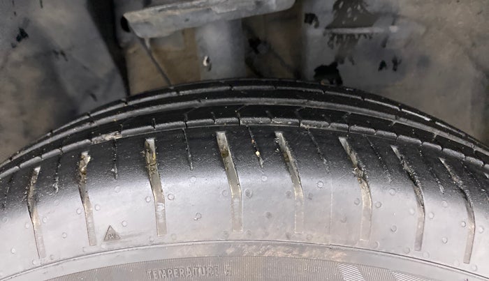 2021 Tata PUNCH ACCOMPLISHED AMT, Petrol, Automatic, 28,773 km, Right Front Tyre Tread