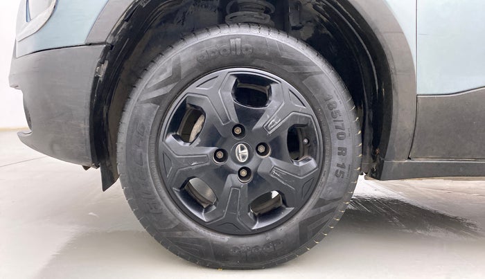 2021 Tata PUNCH ACCOMPLISHED AMT, Petrol, Automatic, 28,773 km, Left Front Wheel