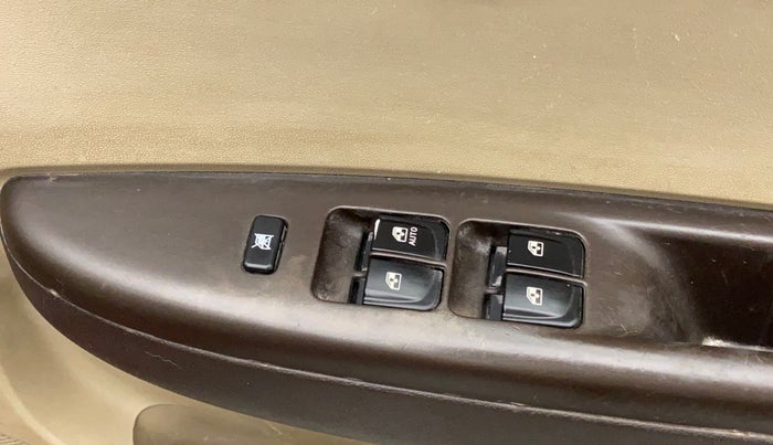 2011 Hyundai i20 MAGNA 1.2, Petrol, Manual, 97,224 km, Right front window switch / handle - Master window function not working