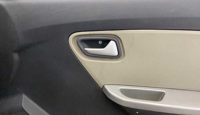 2015 Maruti Alto K10 LXI, Petrol, Manual, 65,172 km, Driver Side Door Panels Control