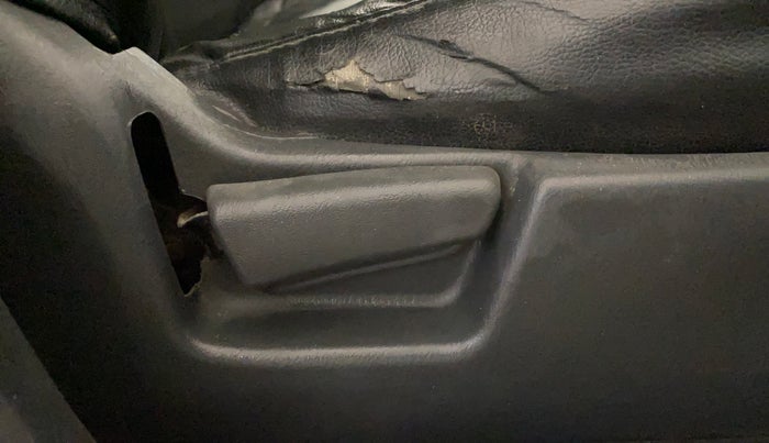 2015 Maruti Alto K10 LXI, Petrol, Manual, 65,172 km, Driver Side Adjustment Panel