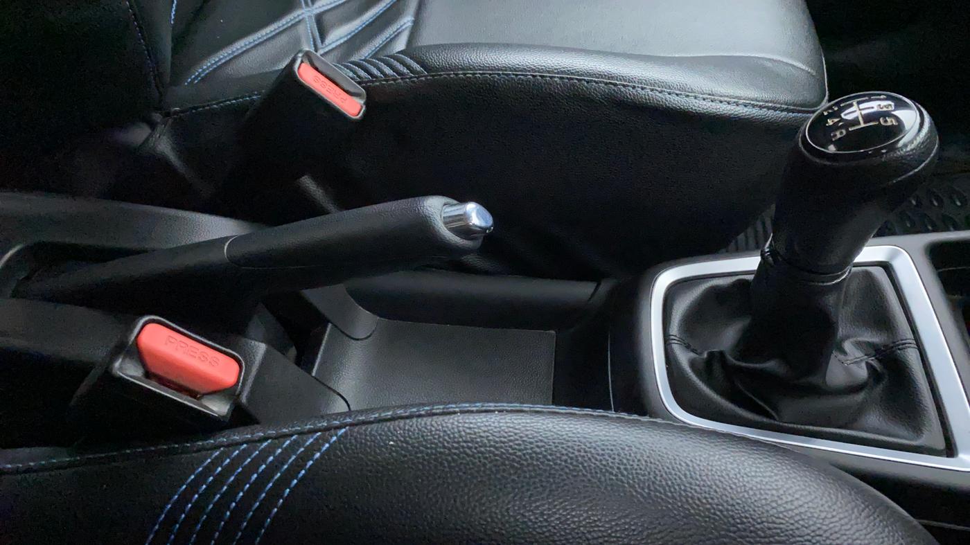 2018 Maruti Swift VXI D, Petrol, Manual, 25,690 km, Gear Lever