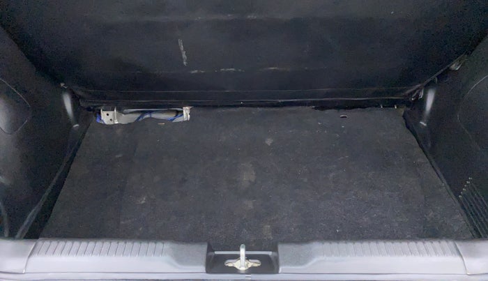 2018 Maruti Swift VXI D, Petrol, Manual, 25,690 km, Boot Inside View