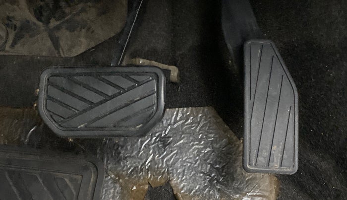 2017 Maruti IGNIS ALPHA 1.2 AMT, CNG, Automatic, 51,788 km, Pedals