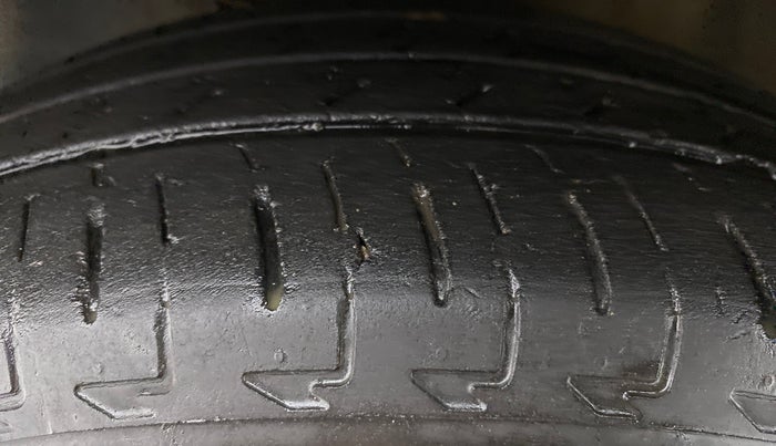 2017 Maruti IGNIS ALPHA 1.2 AMT, CNG, Automatic, 51,788 km, Left Front Tyre Tread