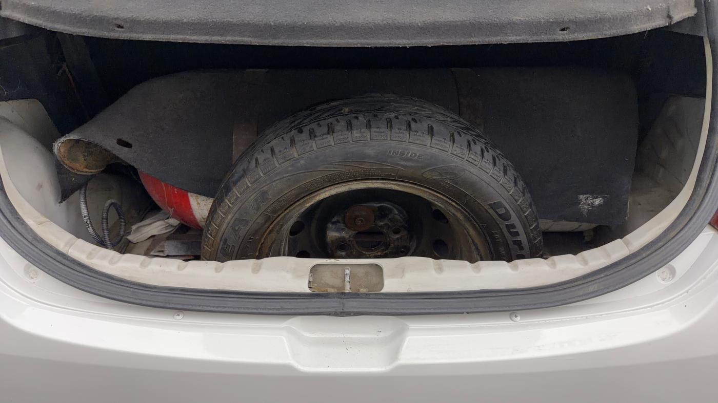 2018 Hyundai Eon MAGNA +, CNG, Manual, 79,427 km, Boot Inside