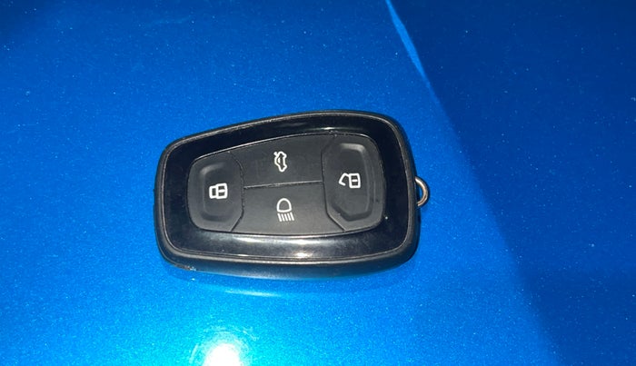 2018 Tata NEXON XZ PLUS PETROL, Petrol, Manual, 74,404 km, Key Close Up