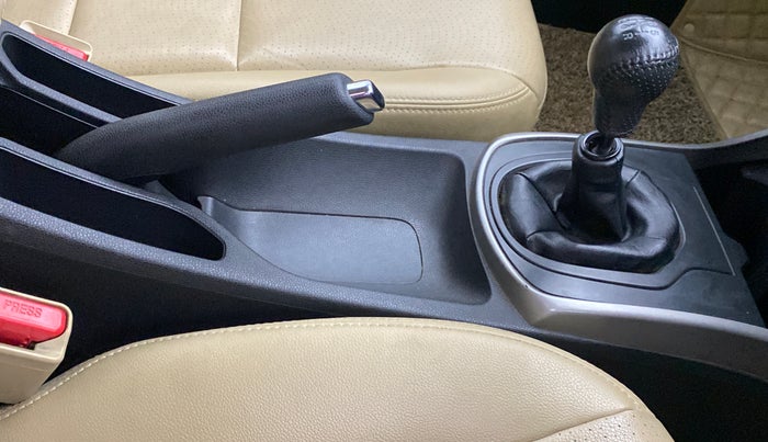 2017 Honda City VX MT PETROL, Petrol, Manual, 26,248 km, Gear Lever