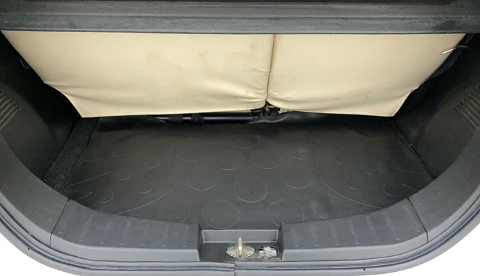 2018 Maruti Wagon R 1.0 VXI, Petrol, Manual, 7,655 km, Boot Inside