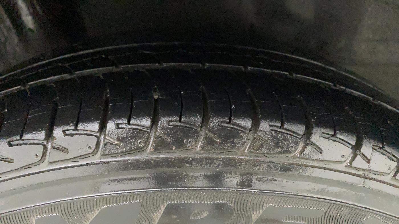 2015 Honda Amaze 1.2L I-VTEC S, Petrol, Manual, 17,733 km, Right Rear Tyre Tread