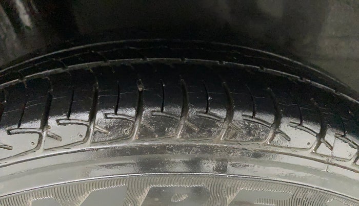 2015 Honda Amaze 1.2L I-VTEC S, Petrol, Manual, 17,733 km, Right Rear Tyre Tread