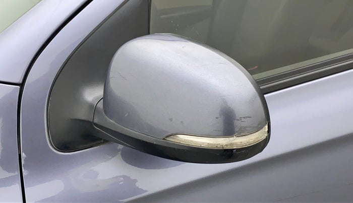 2011 Hyundai i20 SPORTZ (O) 1.2, Petrol, Manual, 58,044 km, Left rear-view mirror - Cover has minor damage