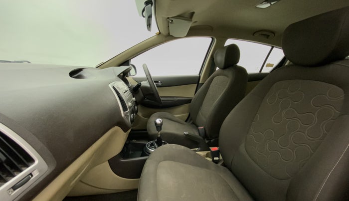 2011 Hyundai i20 SPORTZ (O) 1.2, Petrol, Manual, 58,044 km, Right Side Front Door Cabin