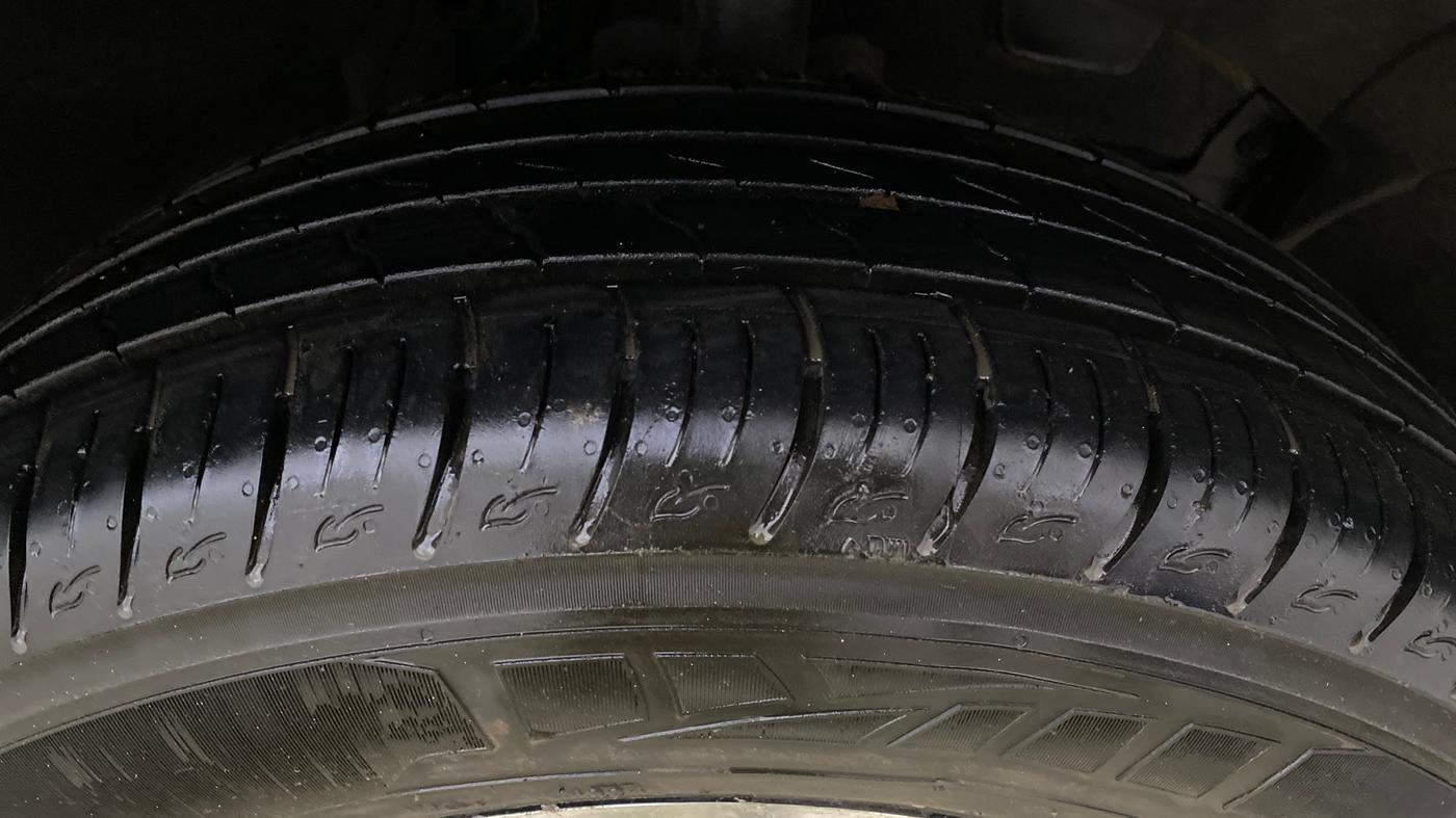 2019 Renault Duster RXS CVT, Petrol, Automatic, 81,917 km, Right Front Tyre Tread