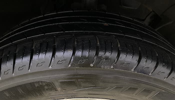 2019 Renault Duster RXS CVT, Petrol, Automatic, 81,860 km, Right Front Tyre Tread