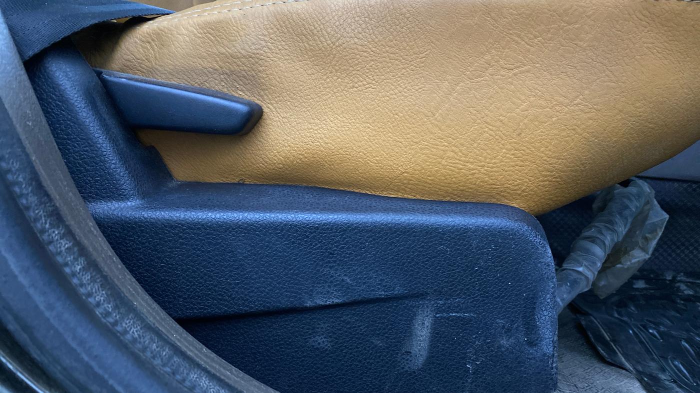 2019 Renault Duster RXS CVT, Petrol, Automatic, 81,917 km, Driver Side Adjustment Panel
