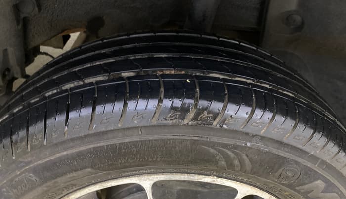 2019 Renault Duster RXS CVT, Petrol, Automatic, 81,860 km, Left Rear Tyre Tread