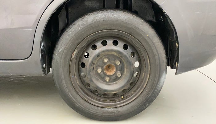 2013 Maruti Ertiga VXI CNG, CNG, Manual, 1,01,059 km, Left Rear Wheel