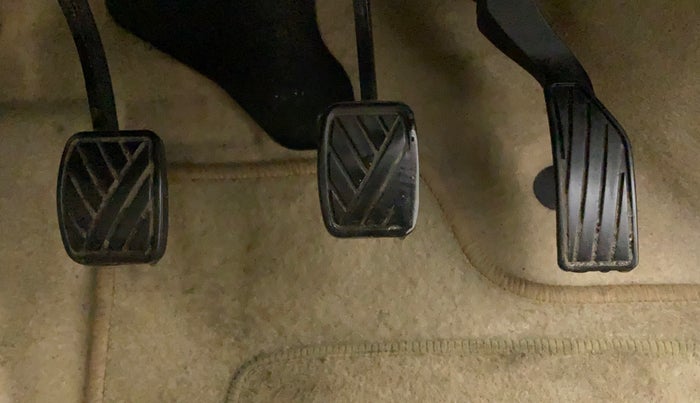 2013 Maruti Ertiga VXI CNG, CNG, Manual, 1,01,059 km, Pedals