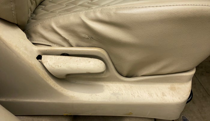 2013 Maruti Ertiga VXI CNG, CNG, Manual, 1,01,059 km, Driver Side Adjustment Panel