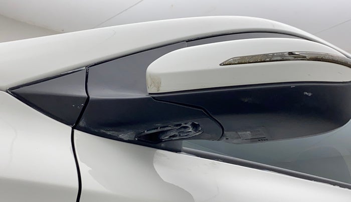 2015 Hyundai Elite i20 ASTA 1.4 CRDI, Diesel, Manual, 1,02,886 km, Left rear-view mirror - Cover has minor damage