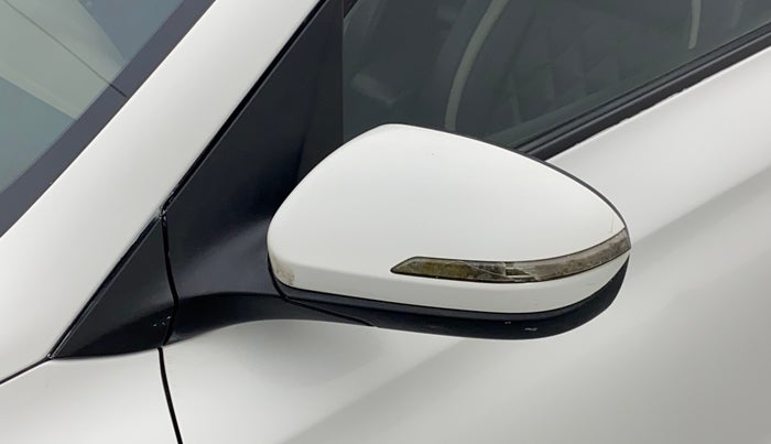 2015 Hyundai Elite i20 ASTA 1.4 CRDI, Diesel, Manual, 1,02,886 km, Left rear-view mirror - Indicator light not working