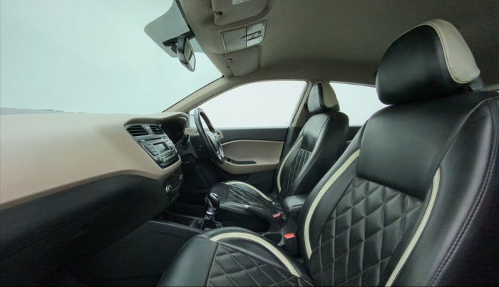 2015 Hyundai Elite i20 ASTA 1.4 CRDI, Diesel, Manual, 1,02,886 km, Right Side Front Door Cabin