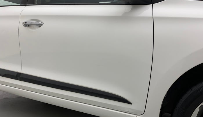 2015 Hyundai Elite i20 ASTA 1.4 CRDI, Diesel, Manual, 1,02,886 km, Driver-side door - Slightly rusted
