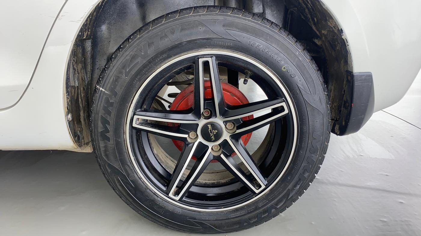 2013 Maruti Swift Dzire VXI, Petrol, Manual, 82,900 km, Left Rear Wheel