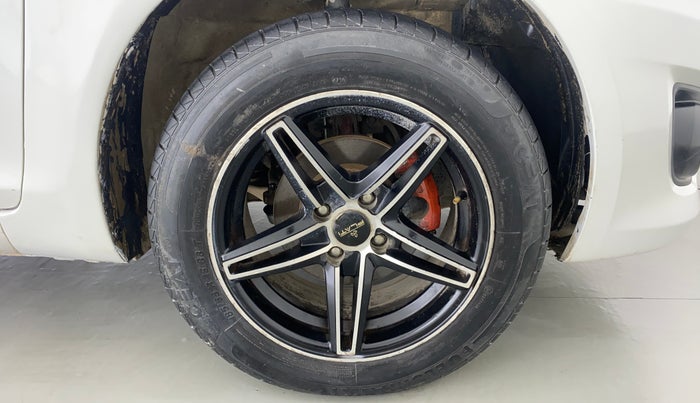 2013 Maruti Swift Dzire VXI, Petrol, Manual, 82,900 km, Right Front Wheel