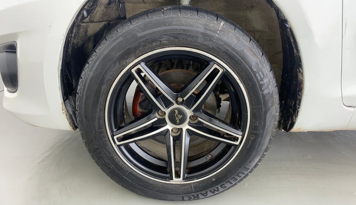 2013 Maruti Swift Dzire VXI, Petrol, Manual, 82,900 km, Left Front Wheel