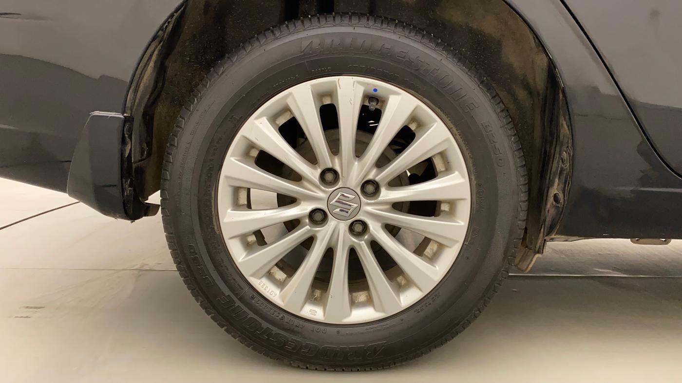 2015 Maruti Ciaz ZXI, Petrol, Manual, 93,757 km, Right Rear Wheel