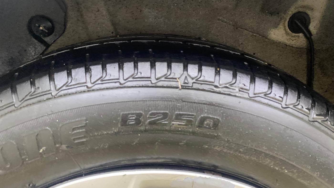 2015 Hyundai Verna 1.4 VTVT, Petrol, Manual, 48,949 km, Right Rear Tyre Tread
