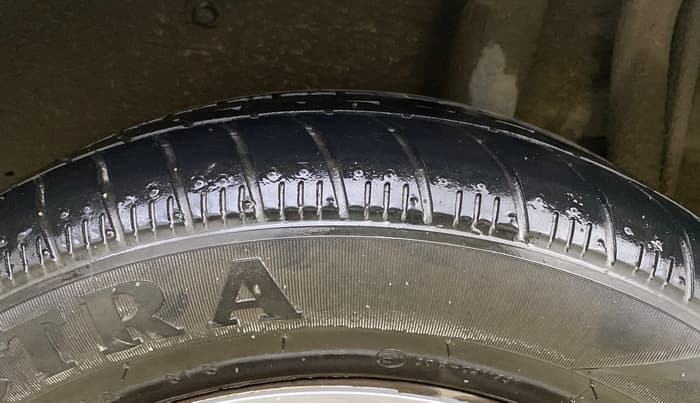 2015 Maruti Celerio VXI CNG, CNG, Manual, 71,815 km, Left Rear Tyre Tread
