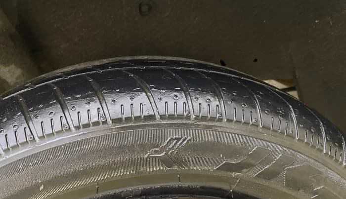 2015 Maruti Celerio VXI CNG, CNG, Manual, 71,815 km, Right Rear Tyre Tread