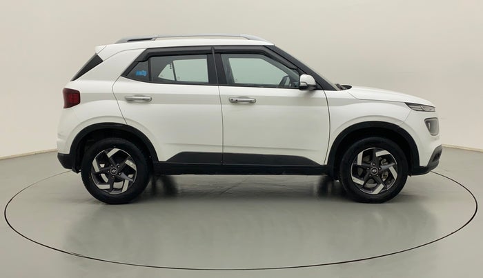 2022 Hyundai VENUE SX 1.5 (O) EXECUTIVE CRDI, Diesel, Manual, 64,354 km, Right Side View