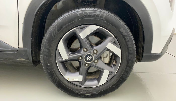2022 Hyundai VENUE SX 1.5 (O) EXECUTIVE CRDI, Diesel, Manual, 64,354 km, Right Front Wheel