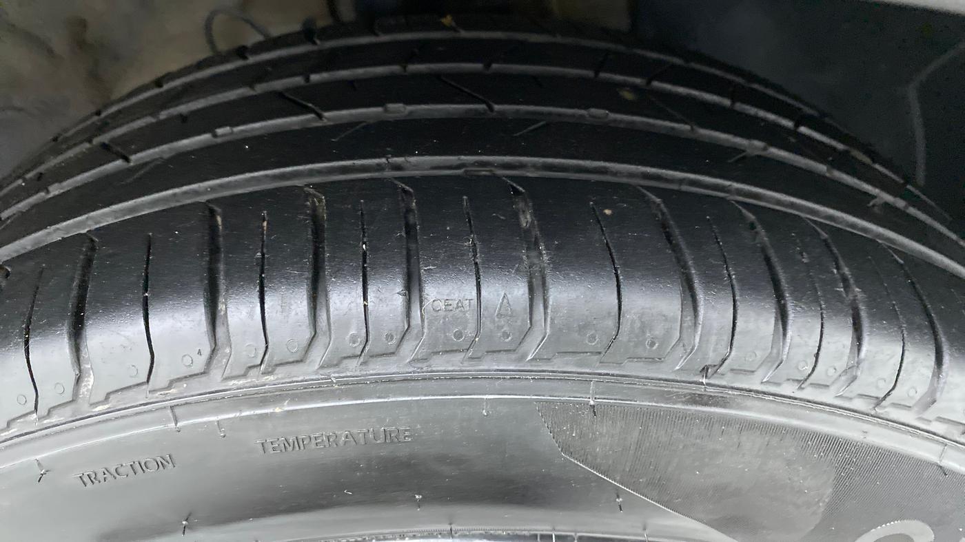 2021 Hyundai VENUE 1.0L Turbo GDI SX(O) MT, Petrol, Manual, 16,594 km, Right Front Tyre Tread