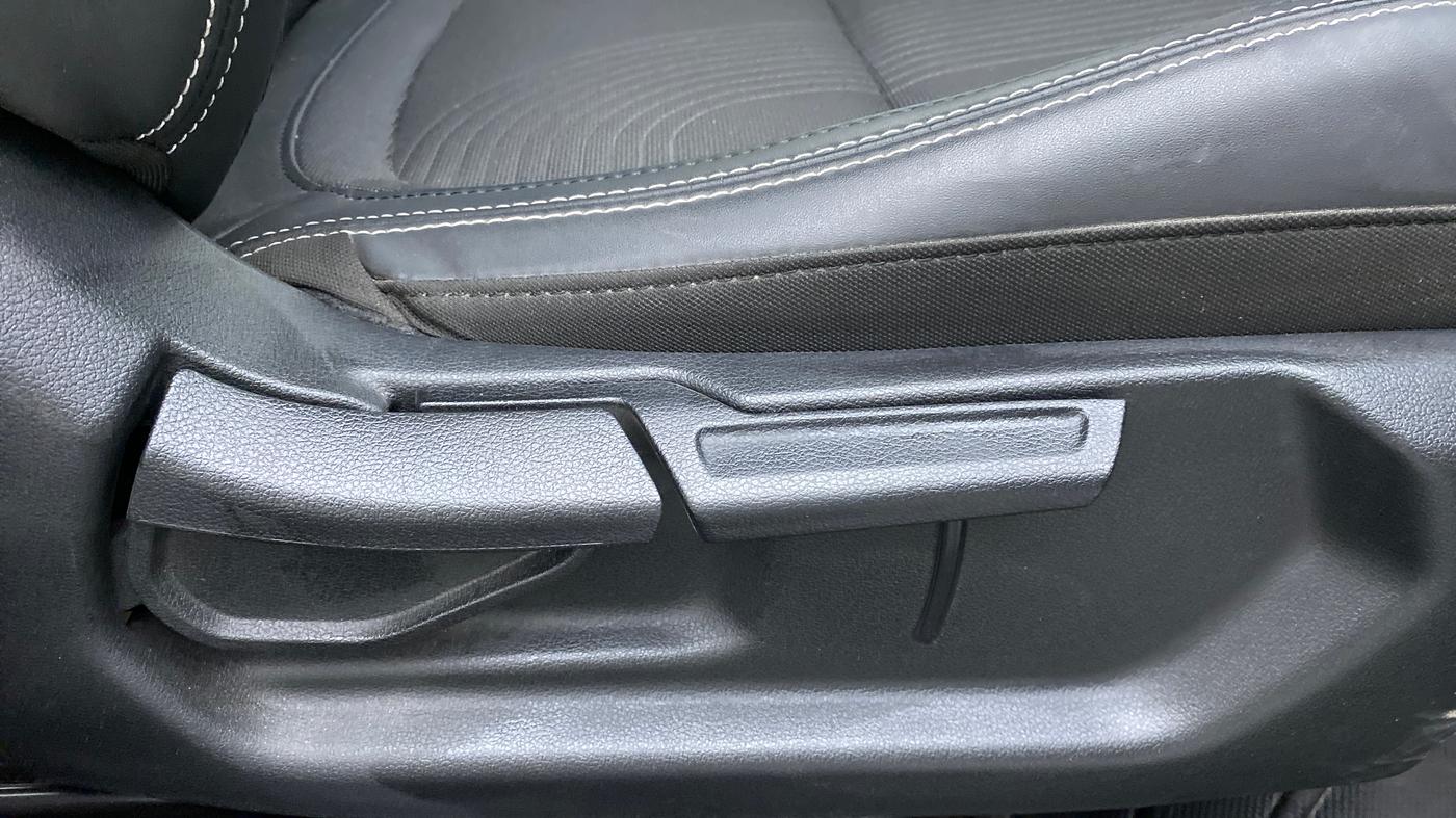 2021 Hyundai VENUE 1.0L Turbo GDI SX(O) MT, Petrol, Manual, 16,594 km, Driver Side Adjustment Panel